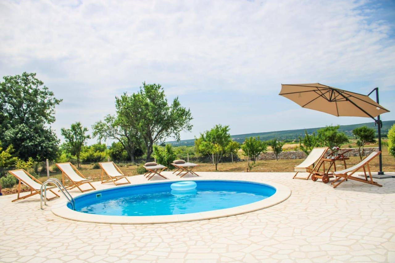 Villa Stone Pearl With Heated Swimming Pool Свети-Филип-и-Яков Экстерьер фото